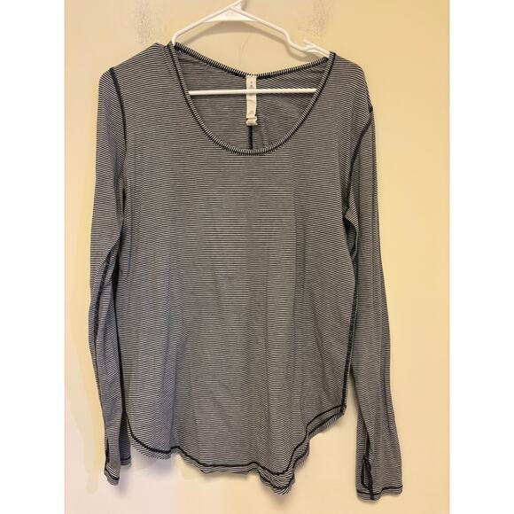Lululemon Yogini 5 Year Long Sleeve Tee Size 8 Tonka Stripe Black White - Picture 2 of 5